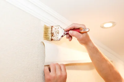 Pose de papier peint à la Chaux — revêtements muraux et toiles de verre